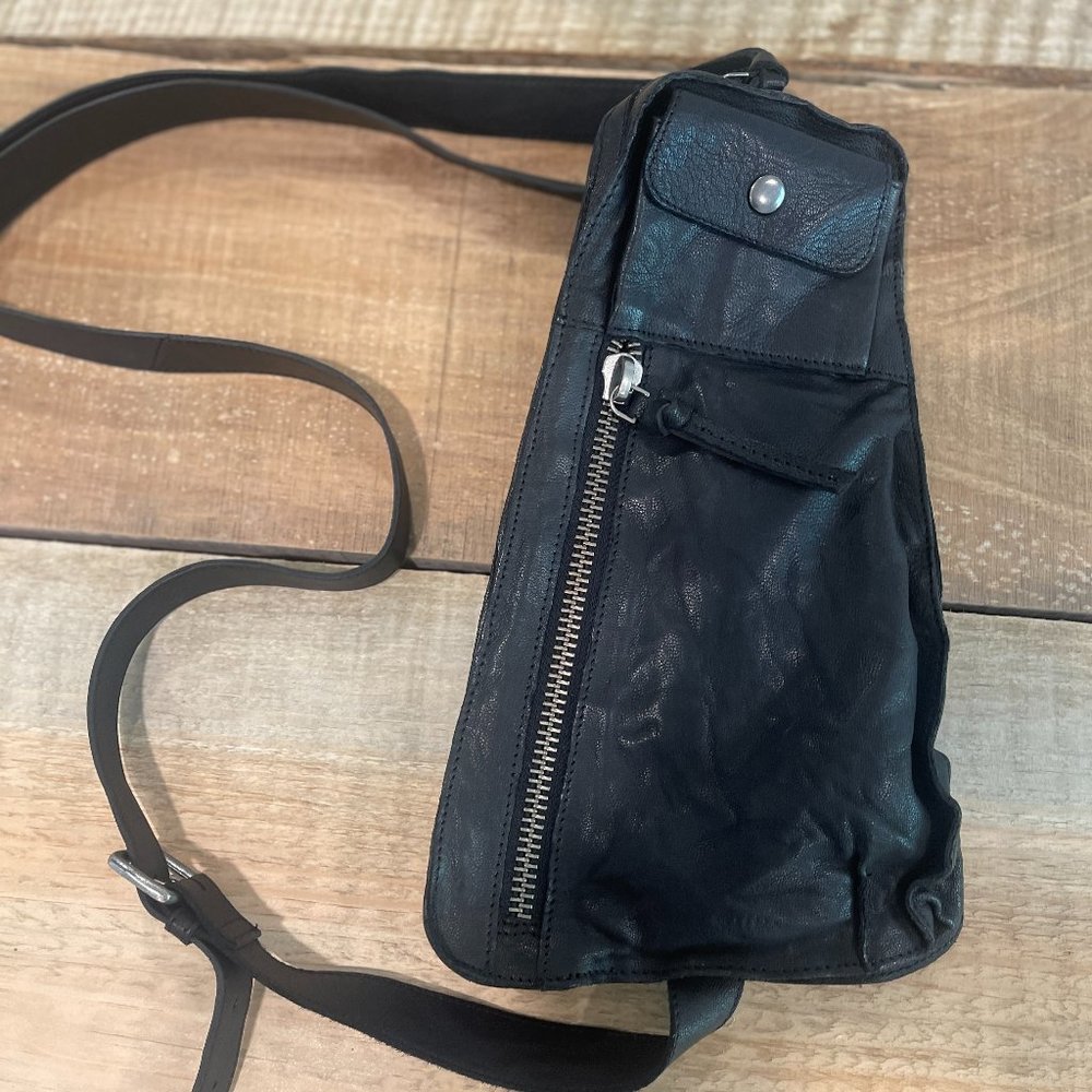 SOLD Free People Women's Jagger Slim Leather Sling Bag Black NWT $78 - Picture 11 of 15